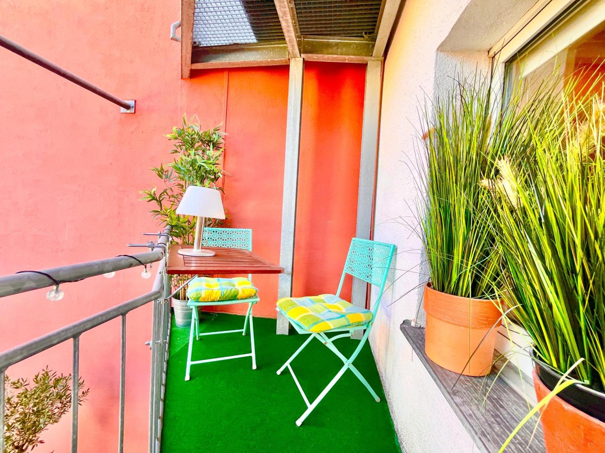 Zentrale Wohlfuehloase Inkl Parkplatz - Zum Blauen Schild Lägenhet Konstanz Exteriör bild